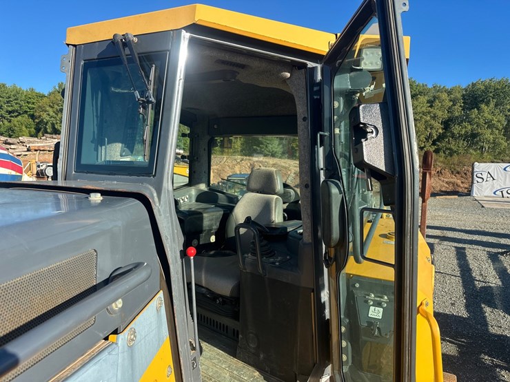 deere-1050k-image-53