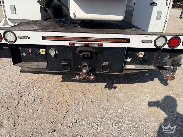 2017-ford-f550-image-17