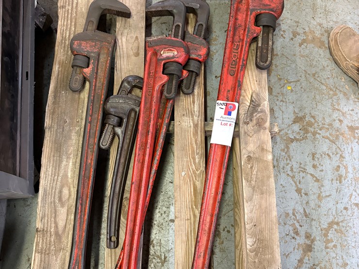 pallet-of-(5)-ridgid-pipe-wrenches,-size-24”-to-48”-image-1