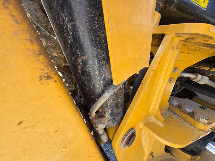 caterpillar-420e-image-87