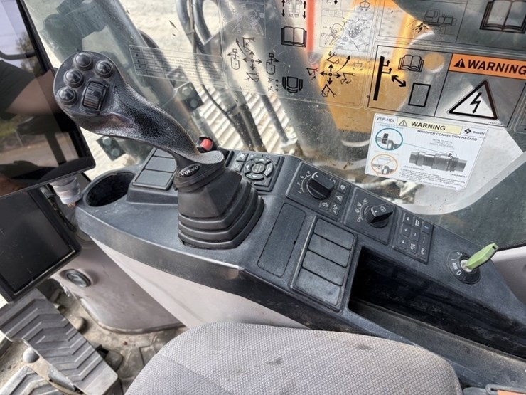 2020-volvo-ec300el-image-36