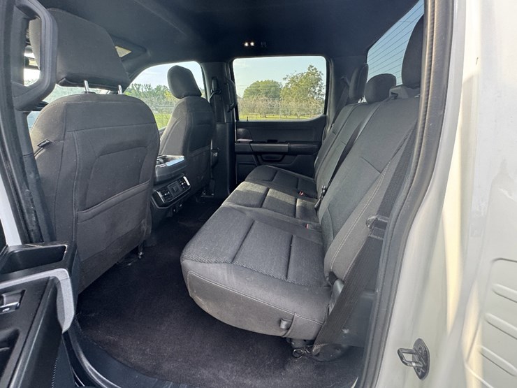 2022-ford-f150-xlt-image-11