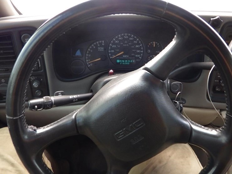 2002-gmc-yukon-xl-image-32