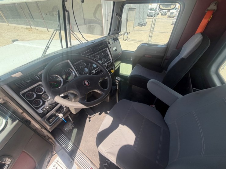 2012-kenworth-w900-image-10