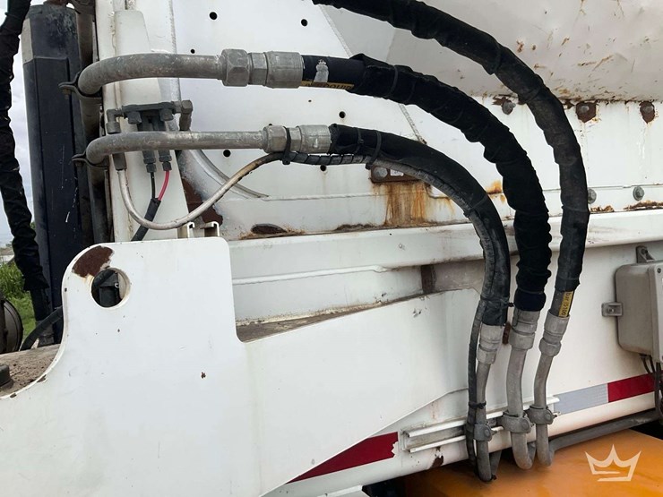2019-peterbilt-520-image-22
