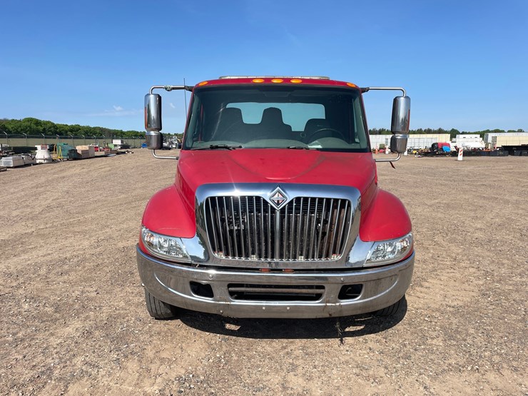 #1486-•-2005-international-flatbed-truck-(has-mn-title)-image-8