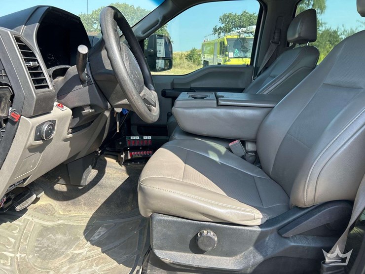 2017-ford-f550-image-12