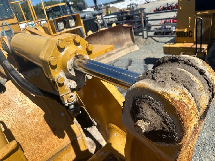 caterpillar-988f-image-24