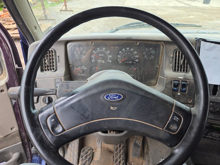 2002-sterling-l9500-image-67