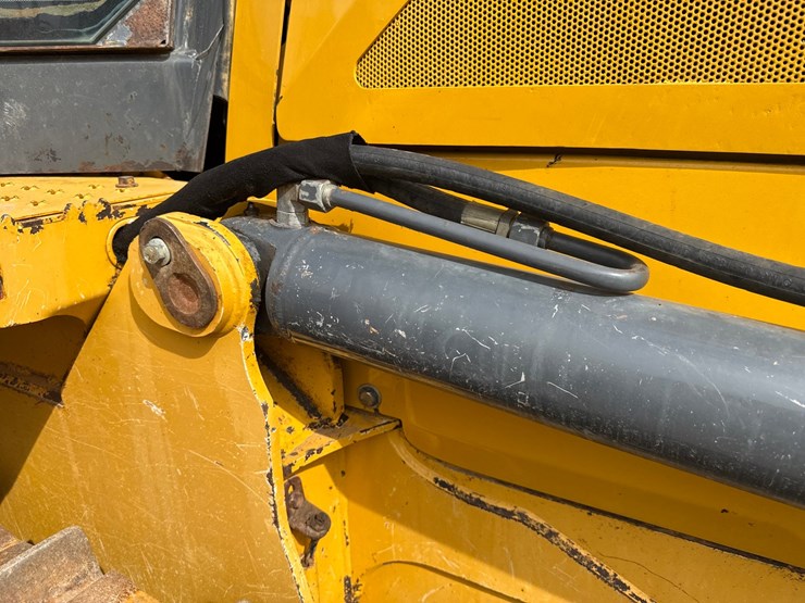 2014-deere-750k-lgp-image-25