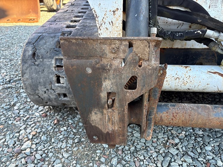 2019-bobcat-t595-image-33