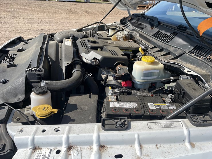 #1485-•-2016-ram-5500-flatbed-truck-(has-mn-salvage-title)-image-51