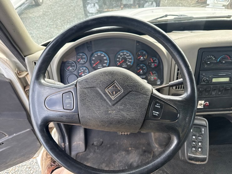 2008-international-durastar-4300-image-75