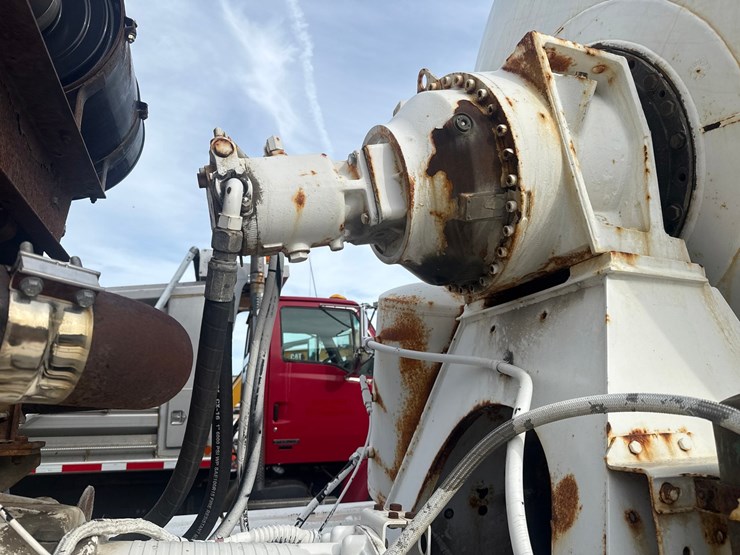 2004-caterpillar-c13-image-67