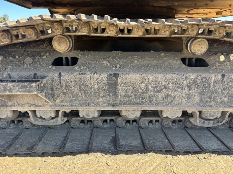 komatsu-pc228us-lc-3e0-image-11