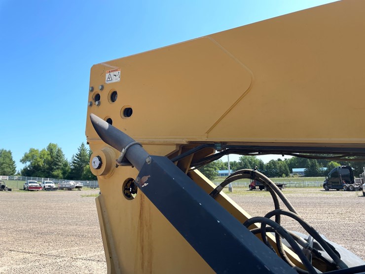 2014-caterpillar-tl642c-image-27