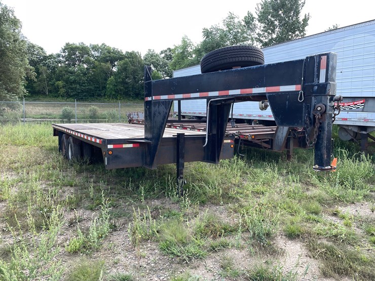 #1307-•-1984-diamond-equipment-flatbed-trailer-(has-mn-title)-image-7