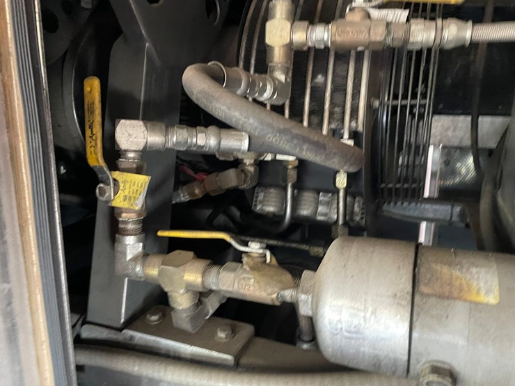 1999-kenworth-t2000-image-34