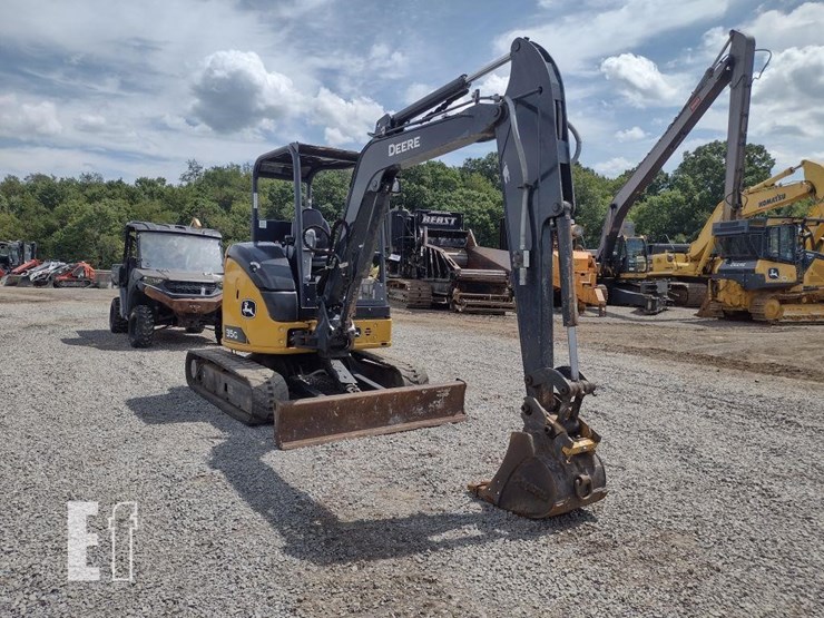 2021-deere-35g-image-38