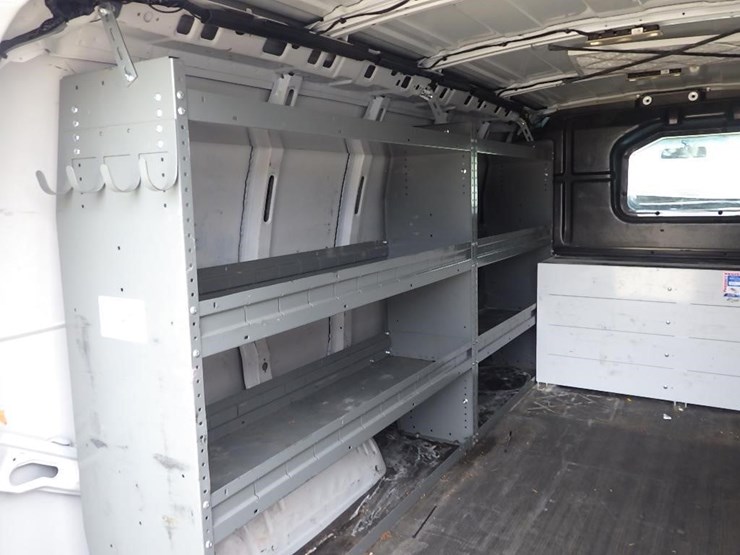 2017-utility-van-image-15