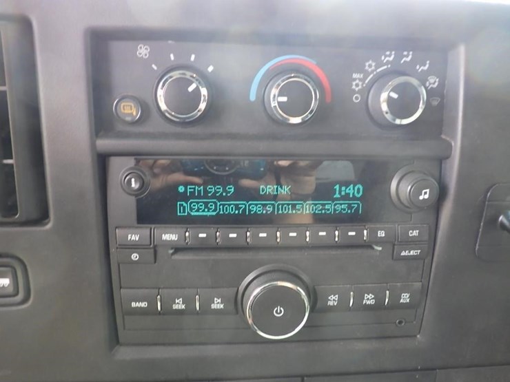 2017-utility-van-image-31
