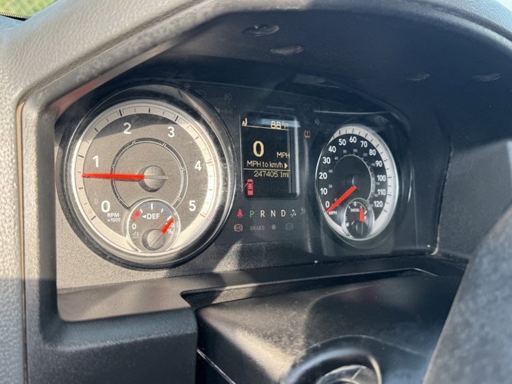 2018-dodge-2500-image-12
