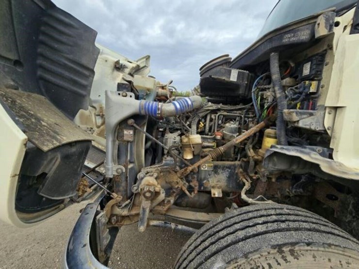 2016-kenworth-t680-image-24