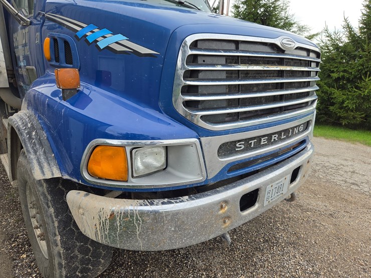 #3224-•-2006-sterling-st-9500-quad-axle-dump-truck-image-9