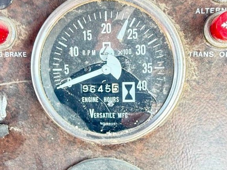1977-versatile-950-image-5