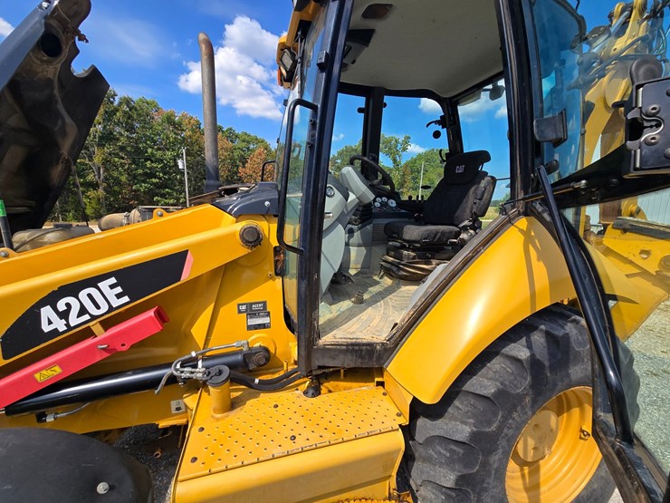 caterpillar-420e-image-37