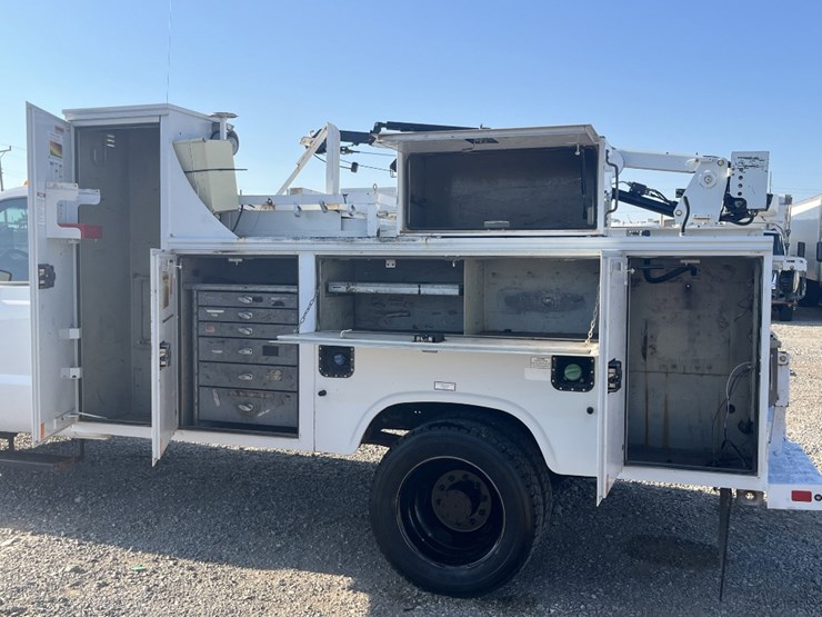 2012-ford-f550-image-14