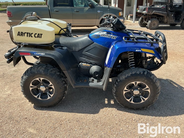 2014-arctic-cat-700-image-4