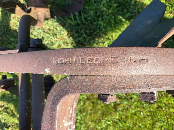 john-deere-14-image-23