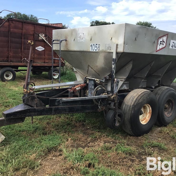 FS AdVantage Dry Fertilizer Spreader