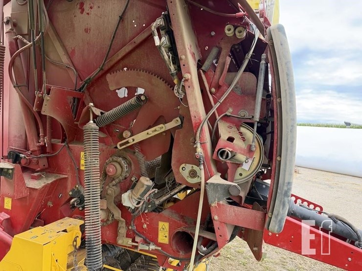 2015-new-holland-roll-belt-560-image-12