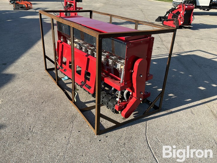 2026-massey-ferguson-730-image-5