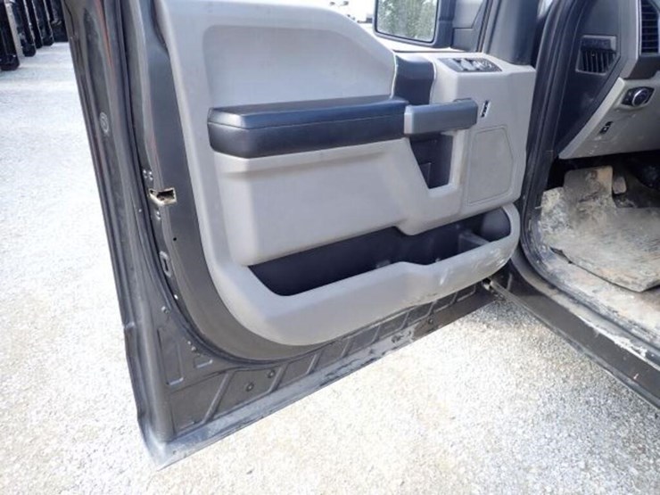2018-ford-f150-xlt-image-29