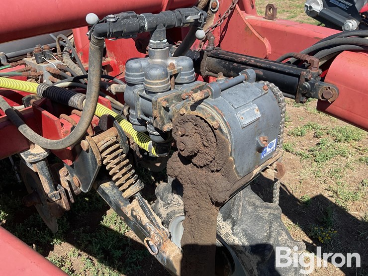 case-ih-2800-image-15