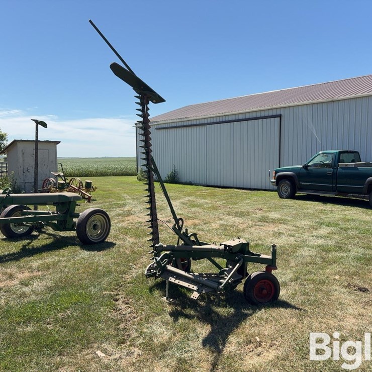 Oliver 22A 7’ Sickle Mower