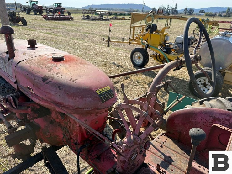 farmall-super-a-tractor-image-38