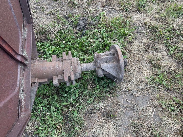 massey-harris-parts-tractor-image-12