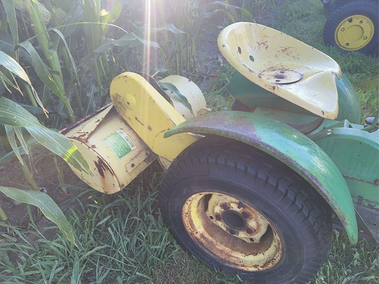 john-deere-110-image-4