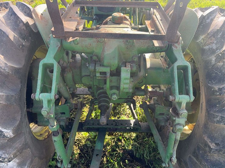 john-deere-320-image-6