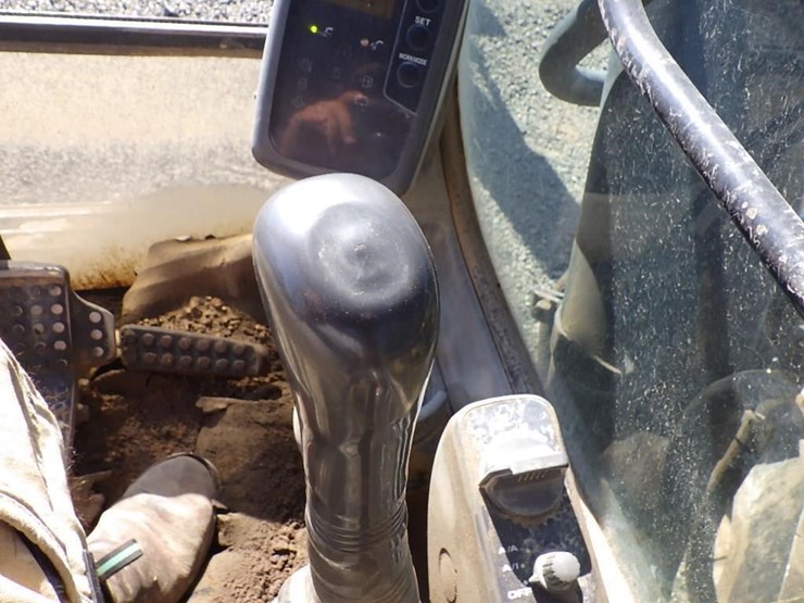 deere-330c-lc-image-42