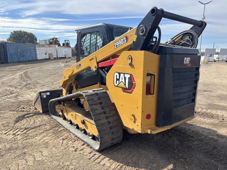 2021-caterpillar-299d3-image-4