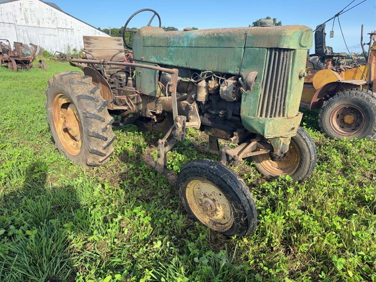john-deere-330-image-3