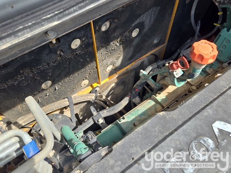 2015-volvo-ec350el-image-55