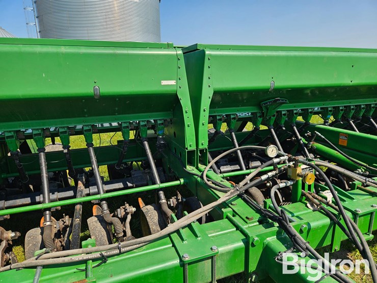 john-deere-750-image-14