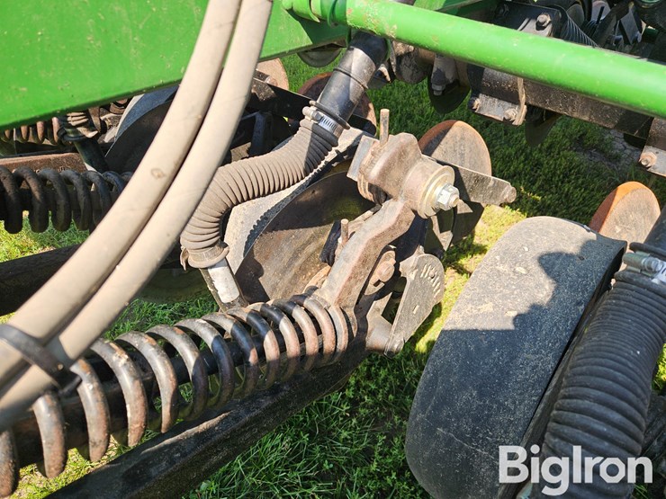 john-deere-750-image-17