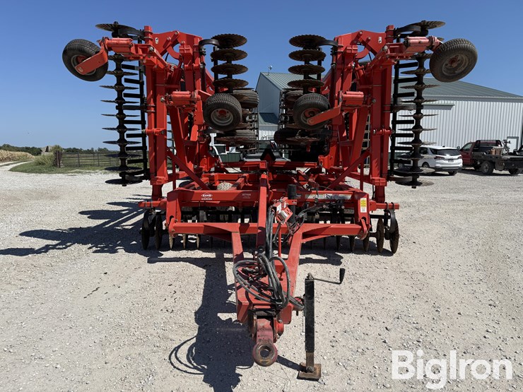 2013-kuhn-krause-8000-40-image-2